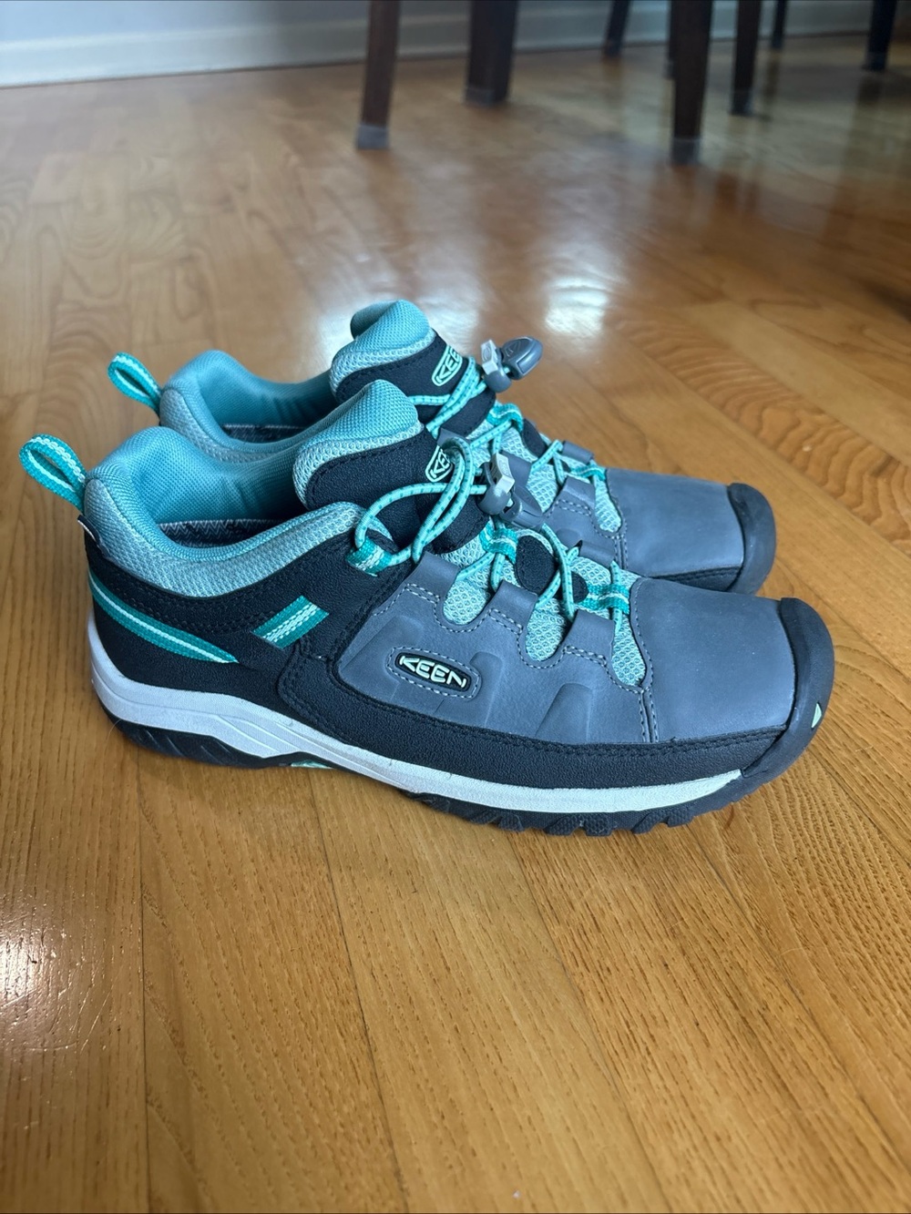 Keen Targhee Waterproof Hiking Shoes Low Big Kids Blue Gray Youth Girls Size 5